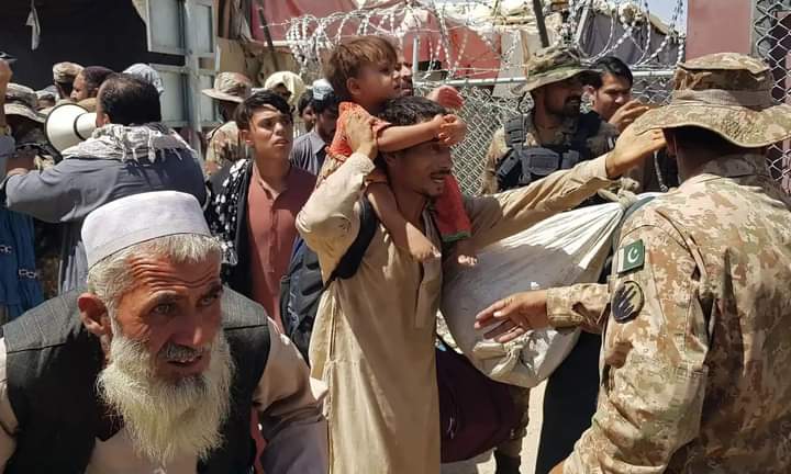 د کډوالو وزارت سرپرست: ځيني کوربه هېوادونه له افغان کډوالو سره ناوړه چلند کوي