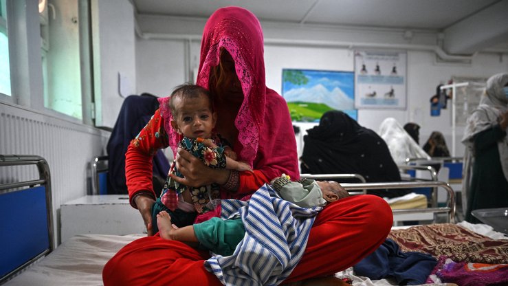 ملګري ملتونه: افغانستان کې څه باندې دوه میلیونه امیندواره مېرمنې پر خوارځواکۍ اخته دي