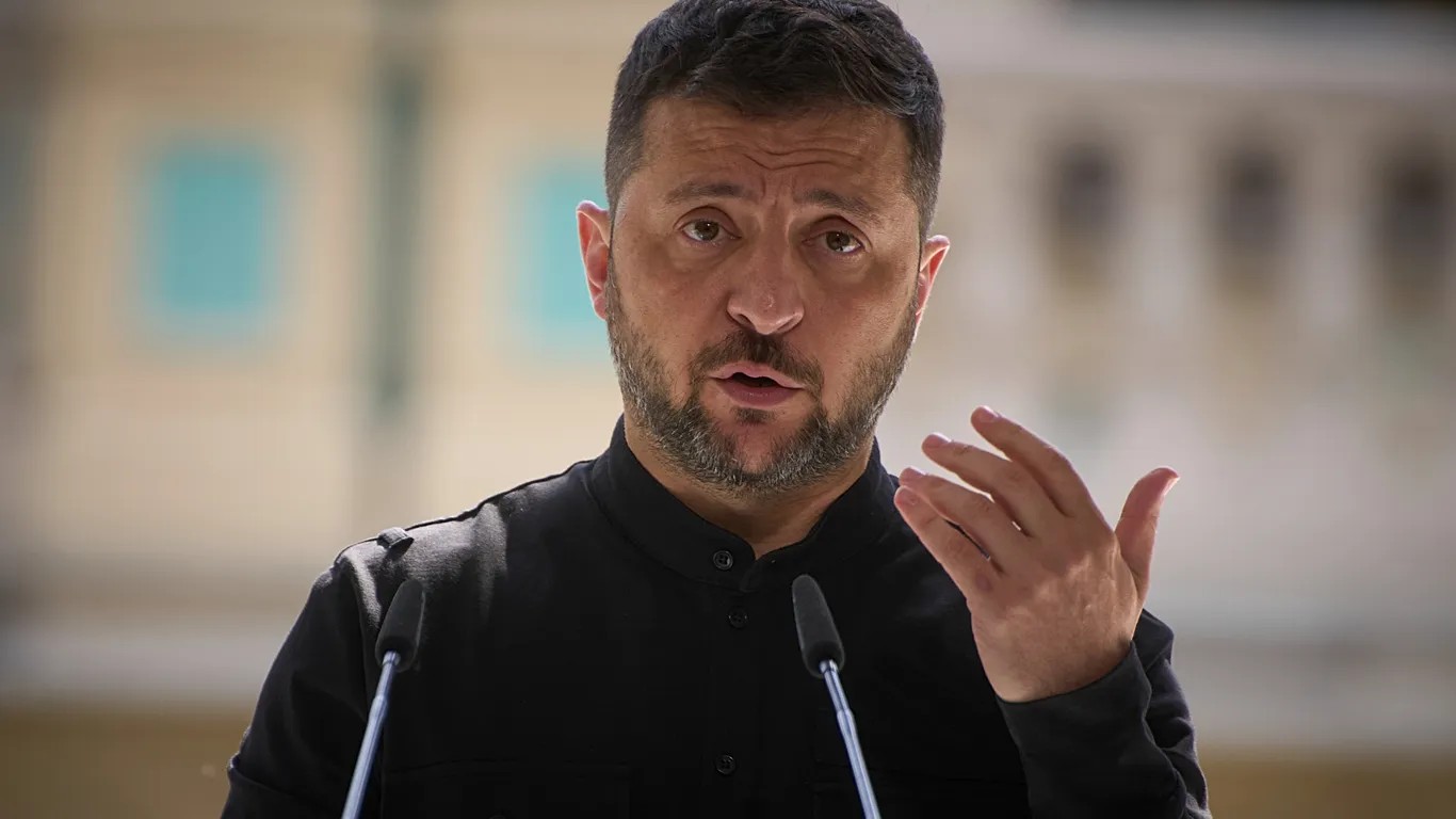 زلینسکي: واشنګټن دي پر کیف د روسیې د وروستي برید په اړه پیاوړی غبرګون ښکاره کړي