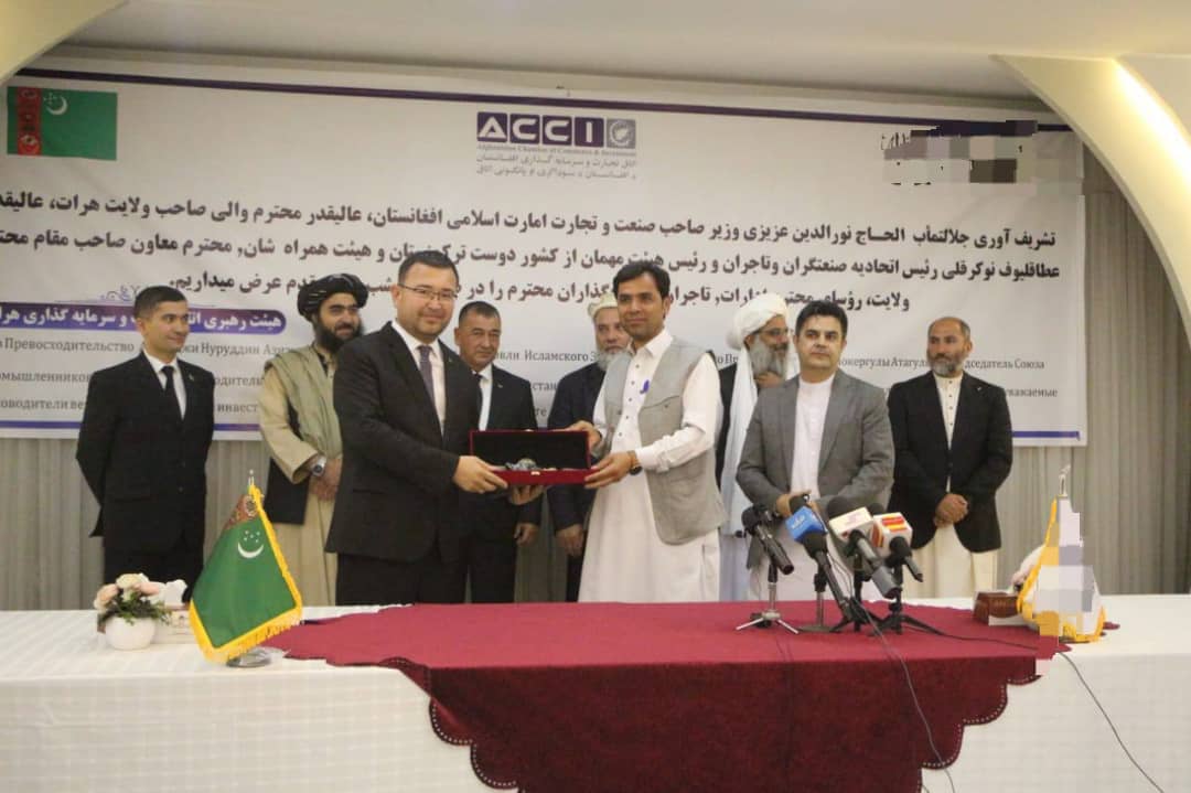 د افغانستان او ترکمنستان ترمنځ ۱۳ سوداګریز تړونونه لاسلیک شوي