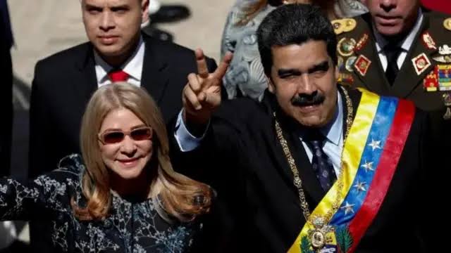 پر وینزوېلا د امریڪا برید؛ ټرمپ وایې د وینزویلا ولسمشر مادورو او د هغه میرمن یې نیولې
