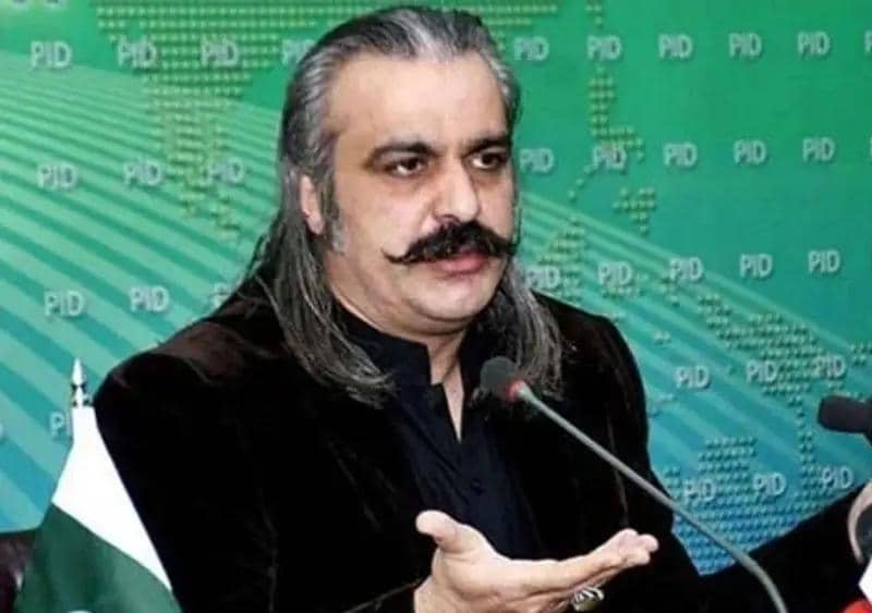 علی‌امین گنداپور: گذرنامه‌ام لغو شده و نمی‌توانم به افغانستان سفر کنم