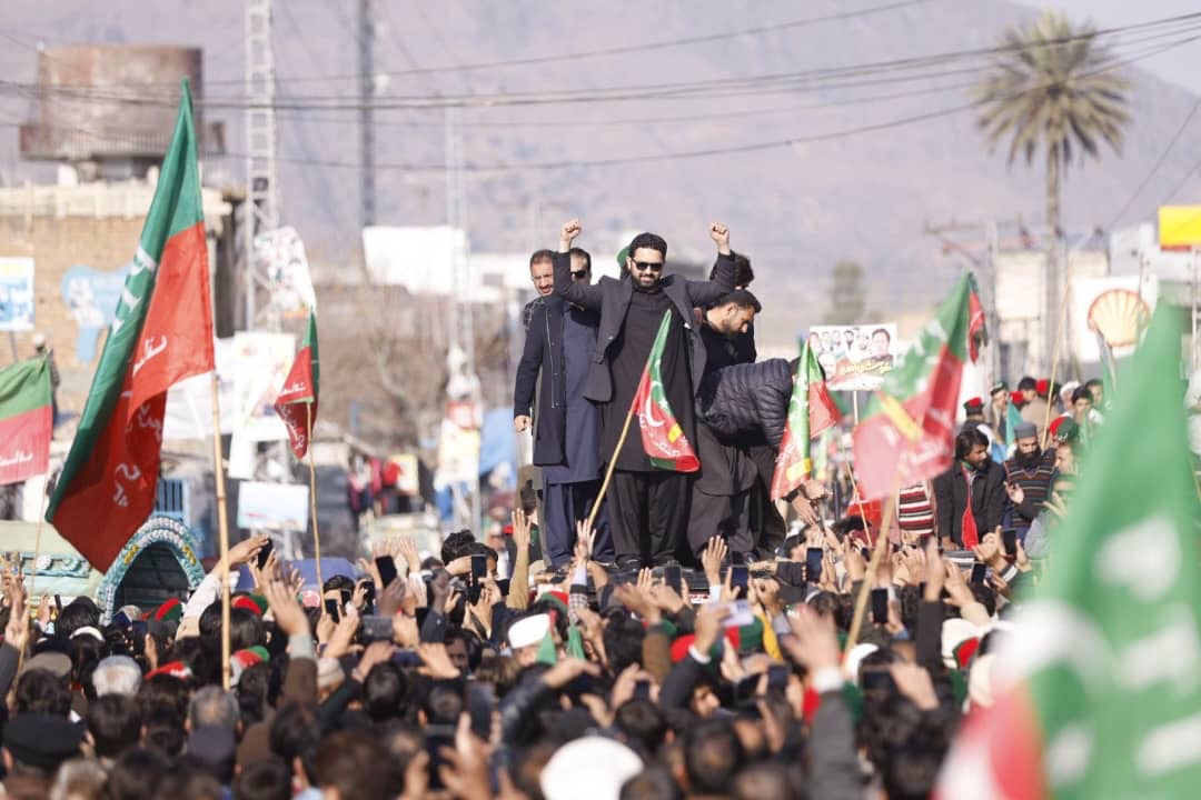 اسلام اباد د خېبرپښتونخوا د اعلی وزیر د نیولو امر کړی