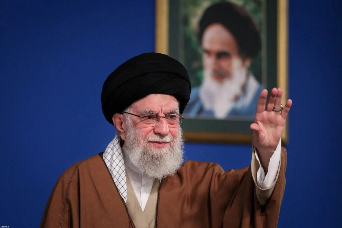 خامنه اي: موږ فتنه وځپله، خو دا بسنه نه کوي؛ امریکا باید حساب ورکړي