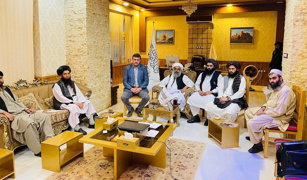 روسان: د کرومايټ د استخراج په بدل کې د هرات تورغونډۍ ريل پټلۍ جوړولو ته چمتو یو