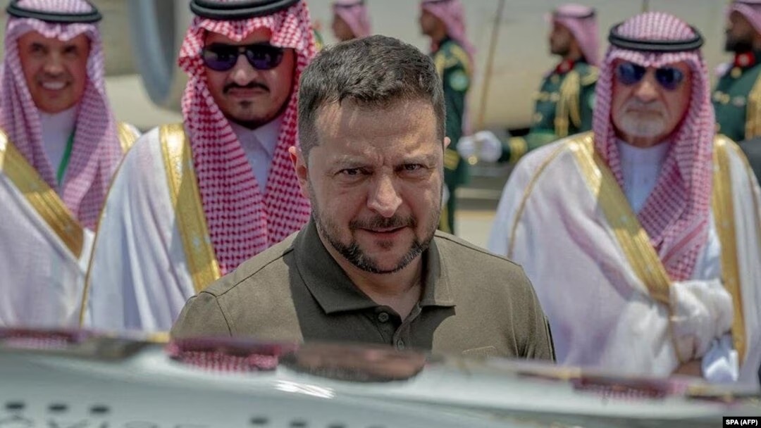 زیلینسکي په جده کې د سعودي عربستان له ولیعهد سره لیدلي