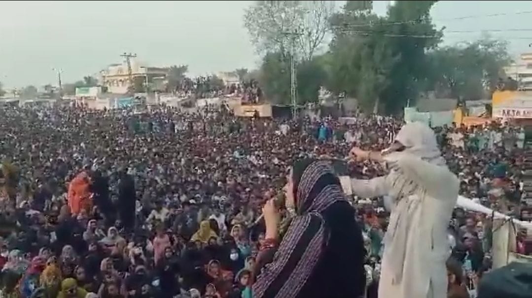 پاکستاني پوځيانو ګوادر کې په لاريونوالو ډزې کړې او ګڼ شمېر يې ټپيان کړي