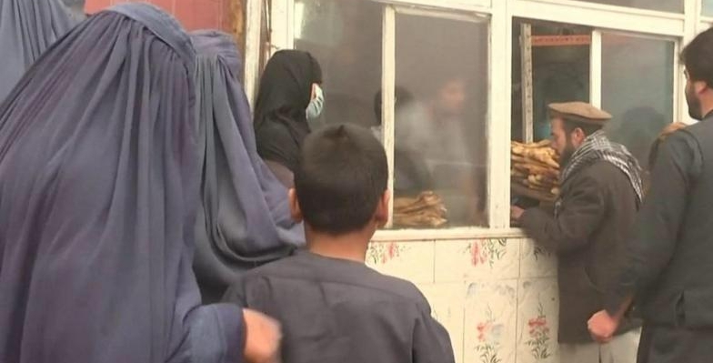 اوچا: افغانستان کې د لوږې کچه په ډېرېدو او غوښتل شوې مرستې په کمېدو دي