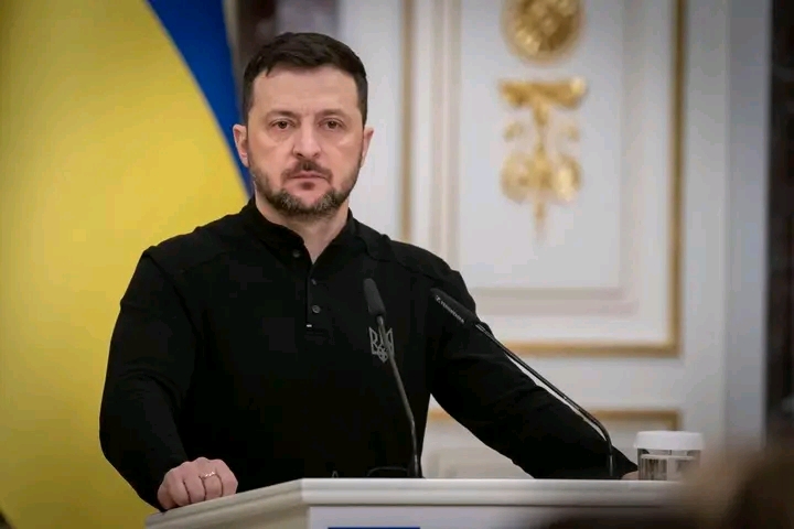 زلنسکي: نړیواله ټولنه باید د ایران په نظام کې د بدلون د عملي کېدو ملاتړ وکړي