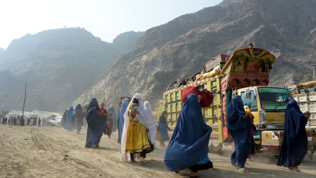 د تورخم له لارې هره ورځ له ۱۰۰۰ ډېرې کورنۍ خپل هېواد ته راستنیږي