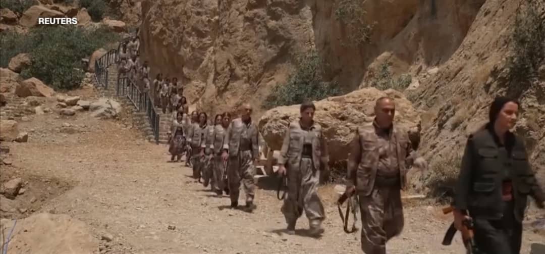 په شمالي عراق کې د کردستان د کارګر ګوند PKK جنګیالیو وسلې وسوځولې؛ د څو لسیزو جګړې د پای پیل