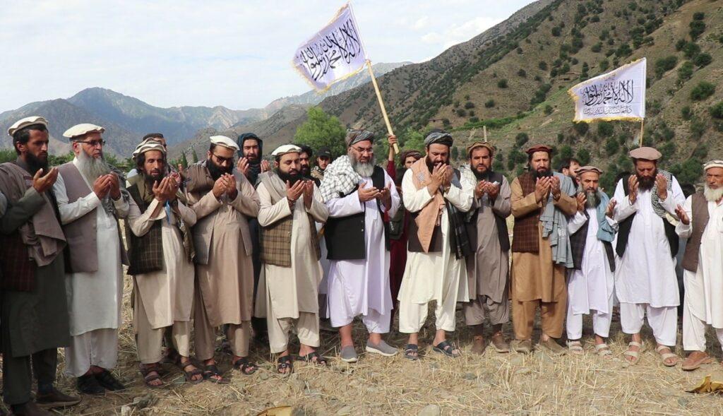 نورستان کې د ۹۰ میلیونه افغانیو په ارزښت د پنځه پروژو کارونه پیل شوي