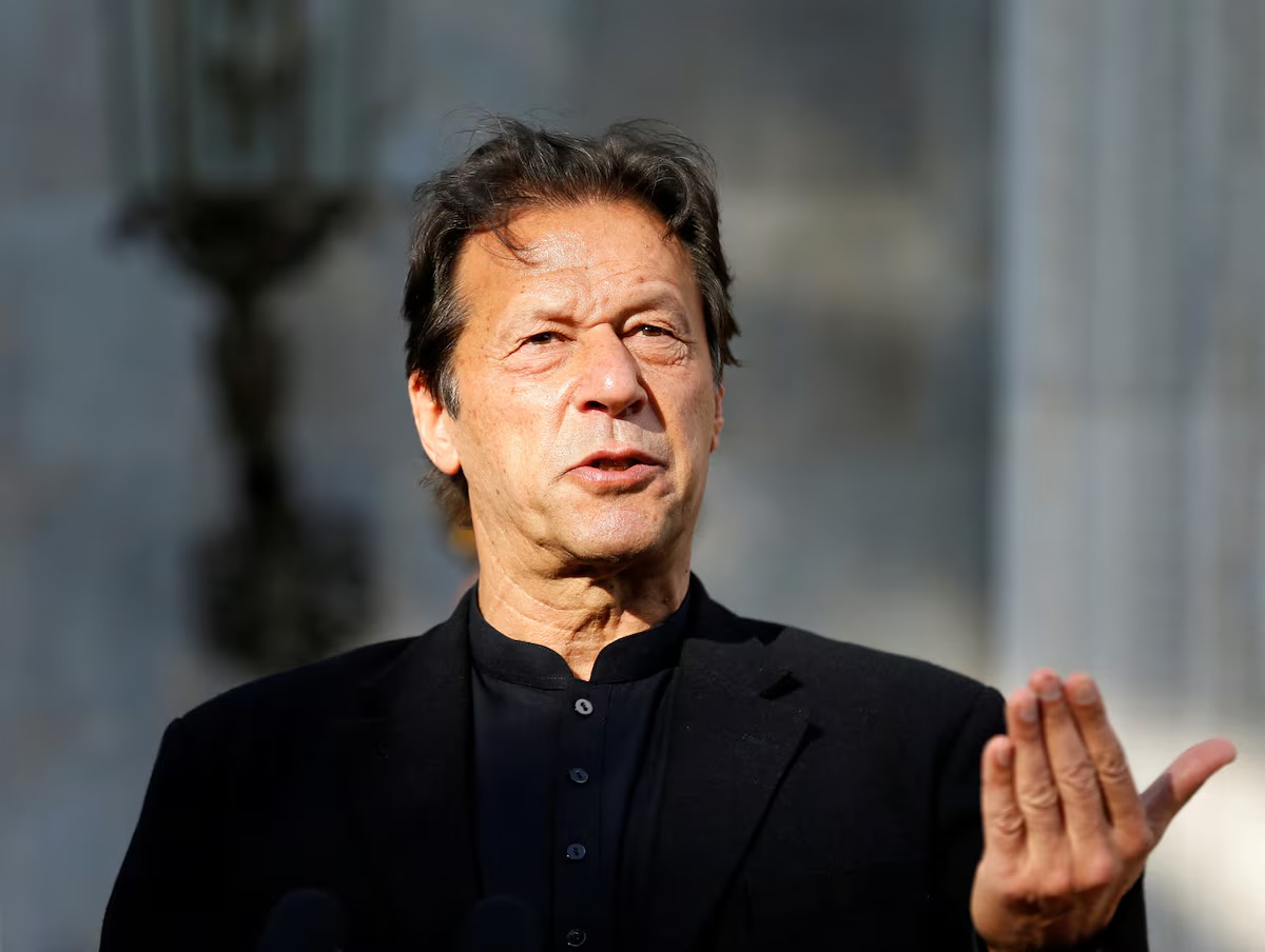 انتقاد عمران‌ خان از نحوه اخراج مهاجران افغان از پاکستان