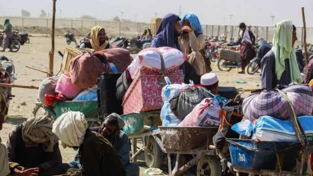 فرحان حق: هیڅوک په زوره د کډوالو وېستلو حق نه لري